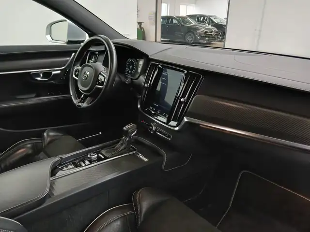 Volvo V90 view 9