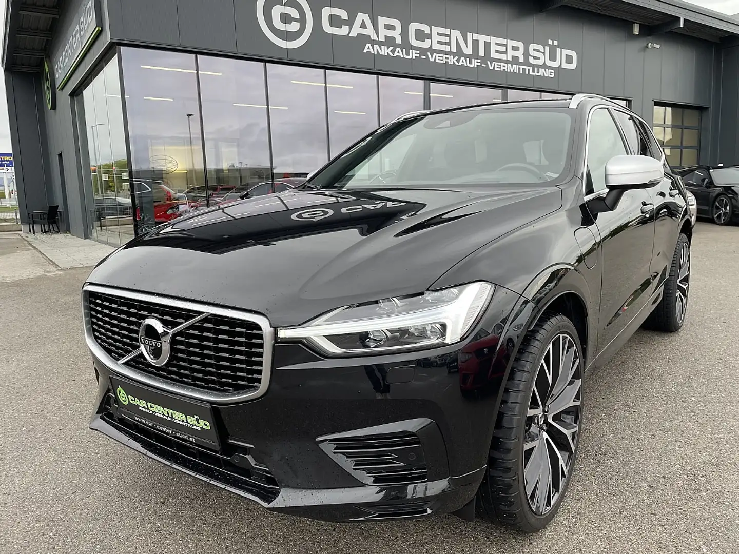 Volvo XC60 R-DESIGN T8 PHEV Twin Engine Zwart - 1