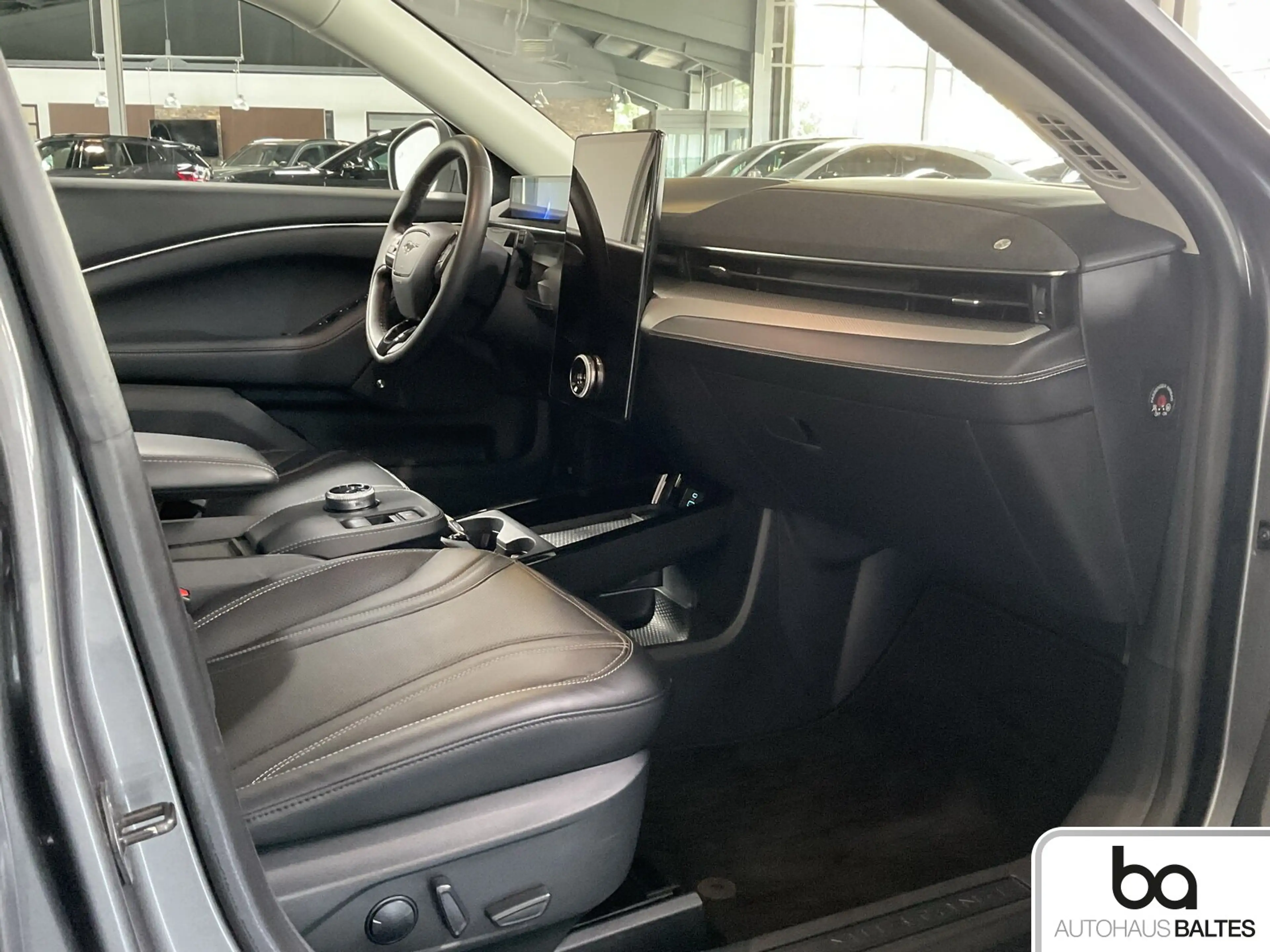 Ford Mustang Mach-E Mustang MACH-E Pano/LED/Navi/360°/B&O — photo 6