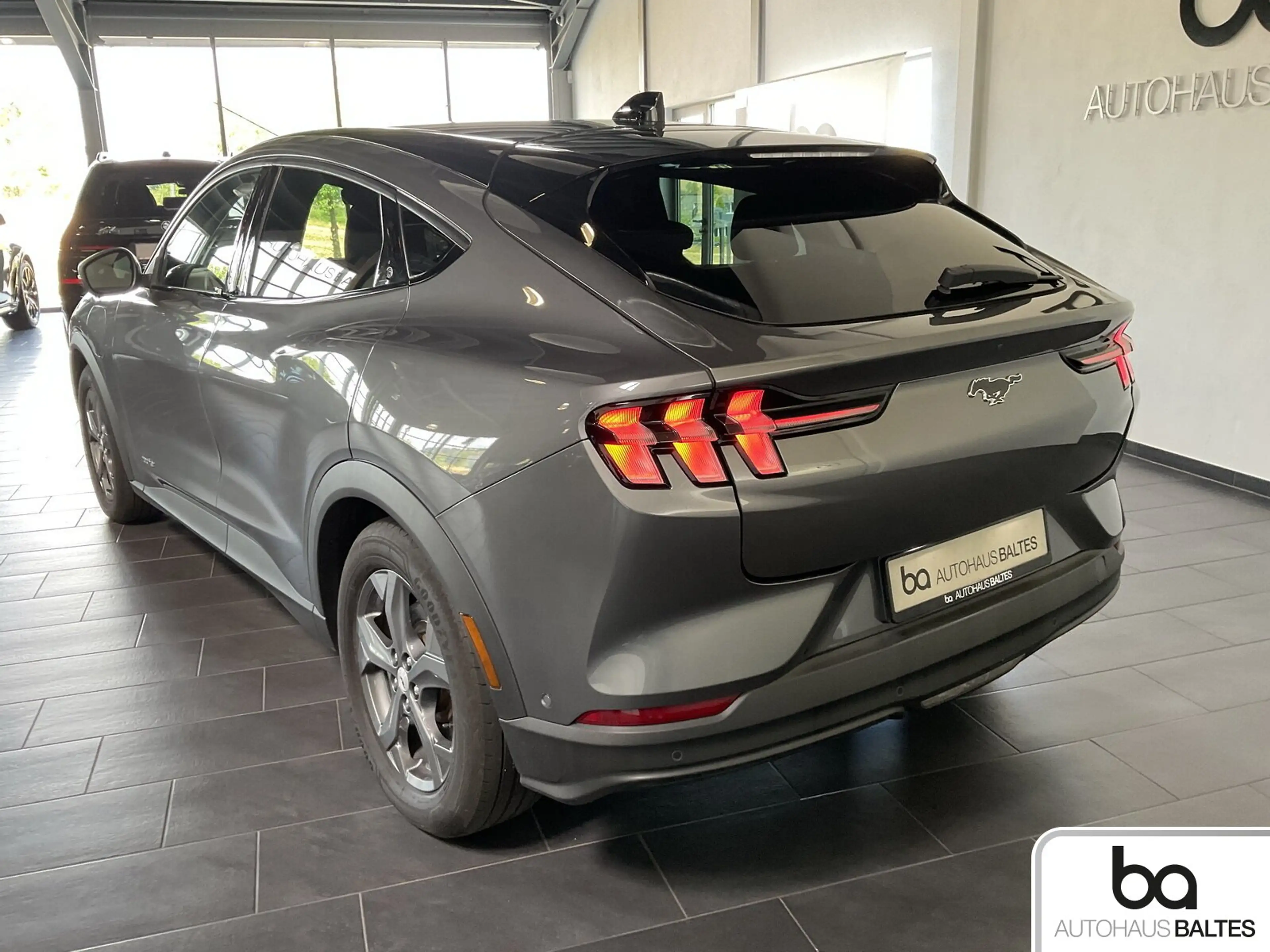 Ford Mustang Mach-E Mustang MACH-E Pano/LED/Navi/360°/B&O — photo 4