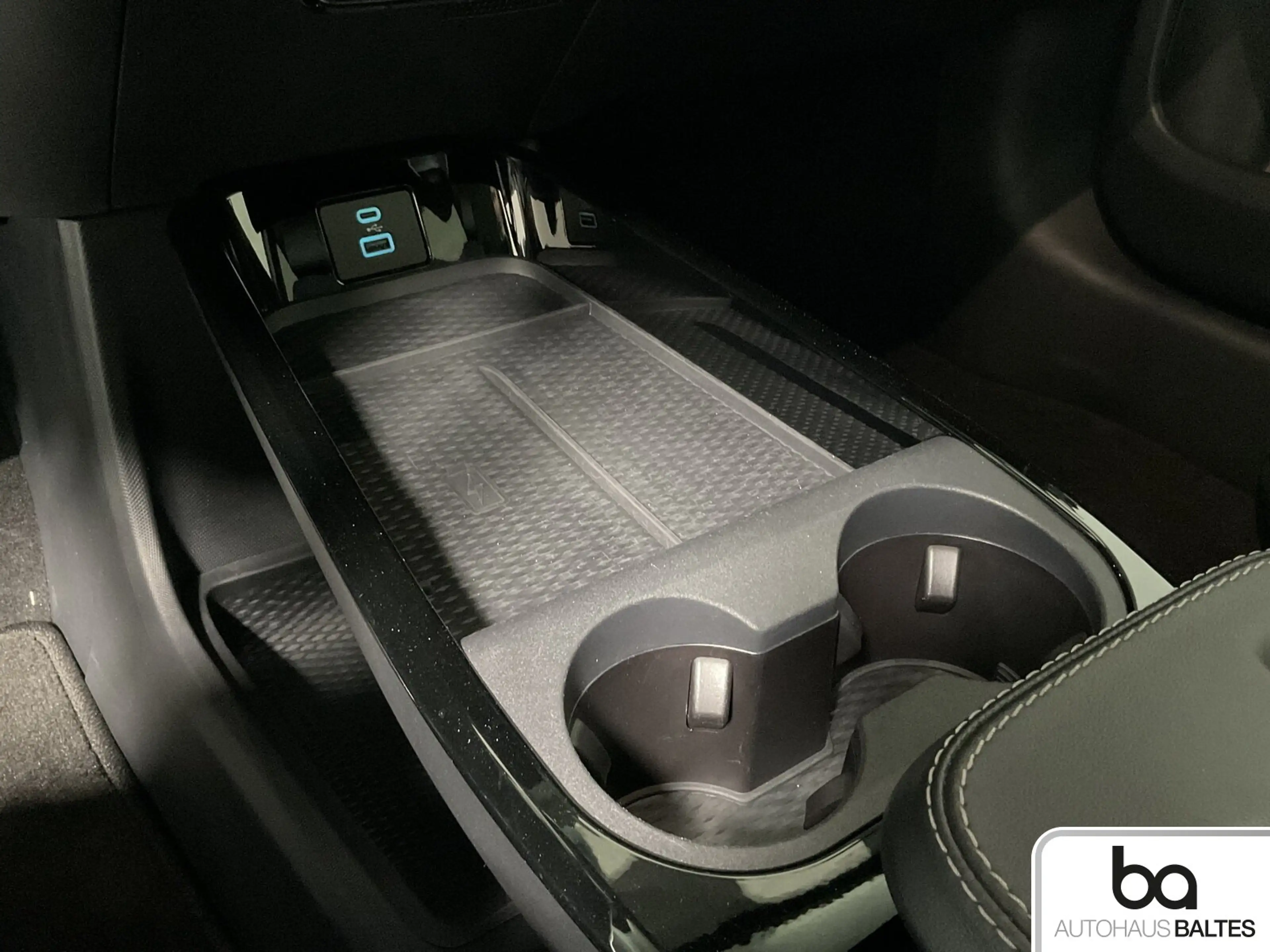 Ford Mustang Mach-E Mustang MACH-E Pano/LED/Navi/360°/B&O — photo 10