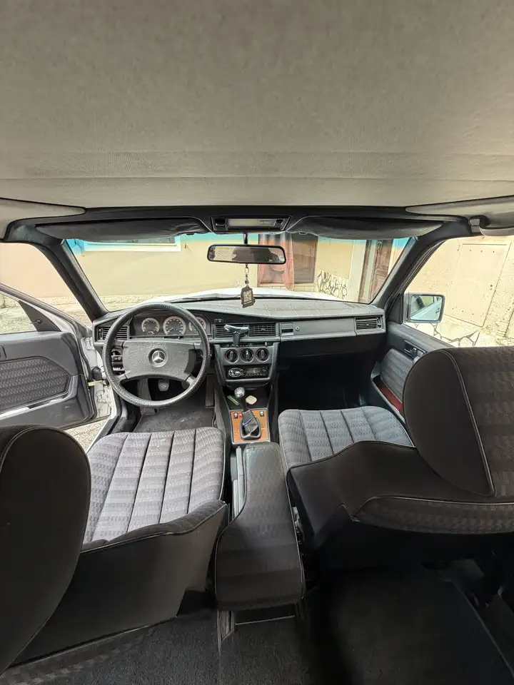Mercedes-Benz 190 2.0 E 122cv, foto 12