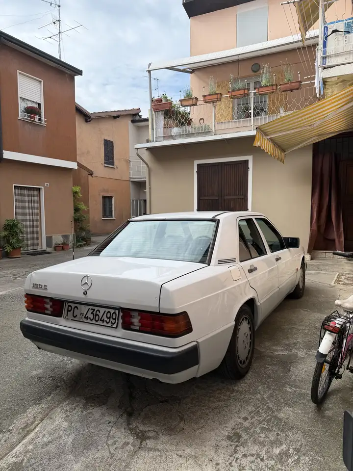 Mercedes-Benz 190 2.0 E 122cv, foto 3