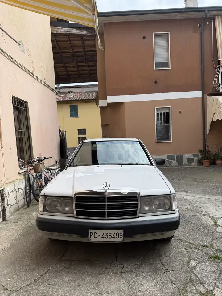 Mercedes-Benz 190 2.0 E 122cv, foto 5