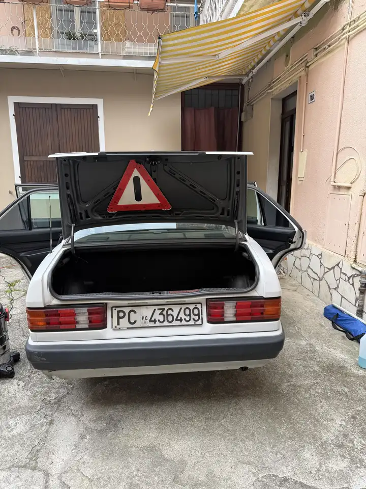 Mercedes-Benz 190 2.0 E 122cv, foto 9