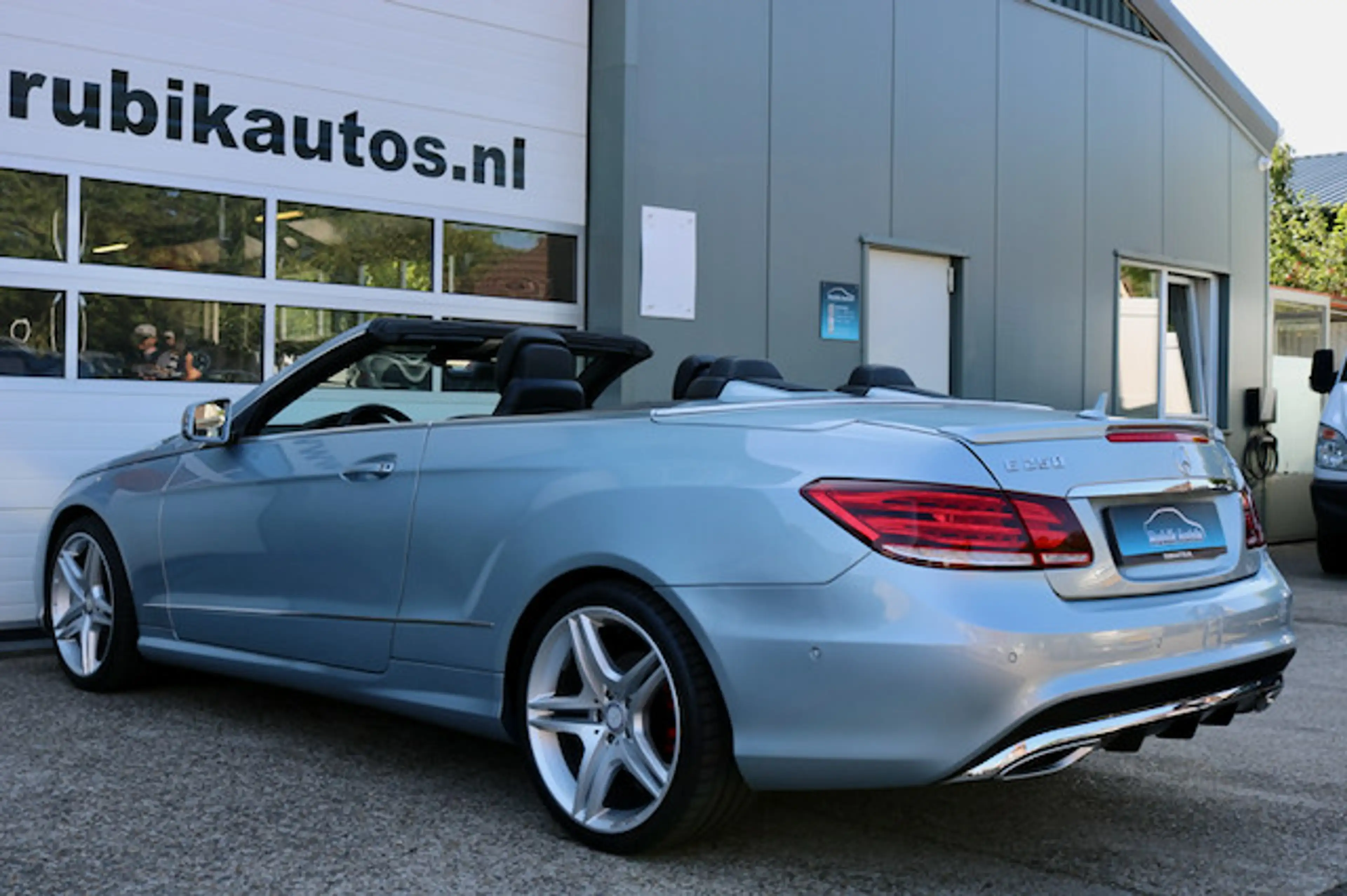Mercedes-Benz E 250 Cabrio CGI AMG Line |Leder|Led|Memory — photo 4