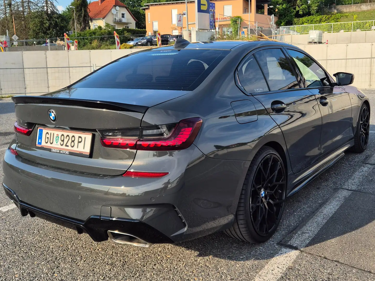 BMW 320 BMW 3er-Reihe BMW 320i G20 Aut. M-Paket M3-Look Grau - 1