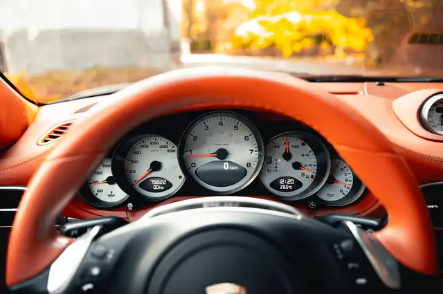 Porsche 911 view 18