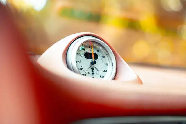 Porsche 911 view 17