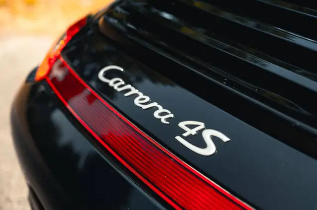 Porsche 911 view 19