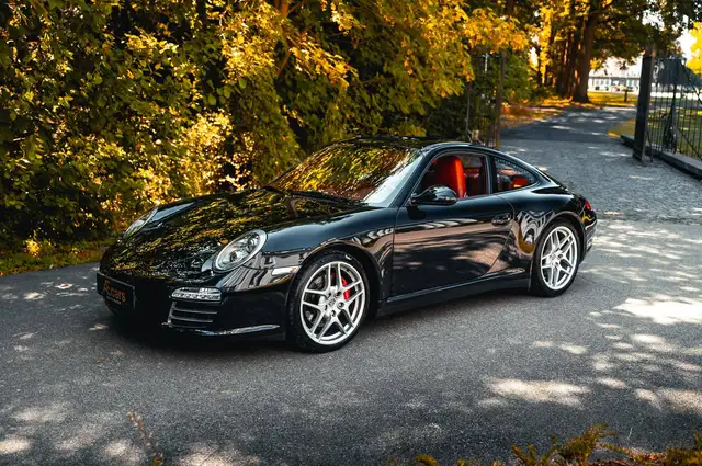 Porsche 911 view 5