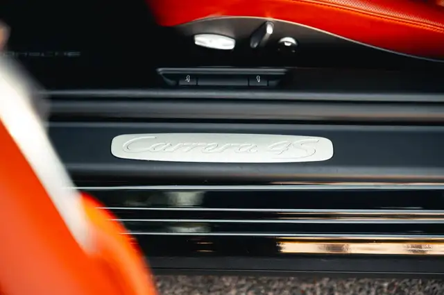 Porsche 911 view 12