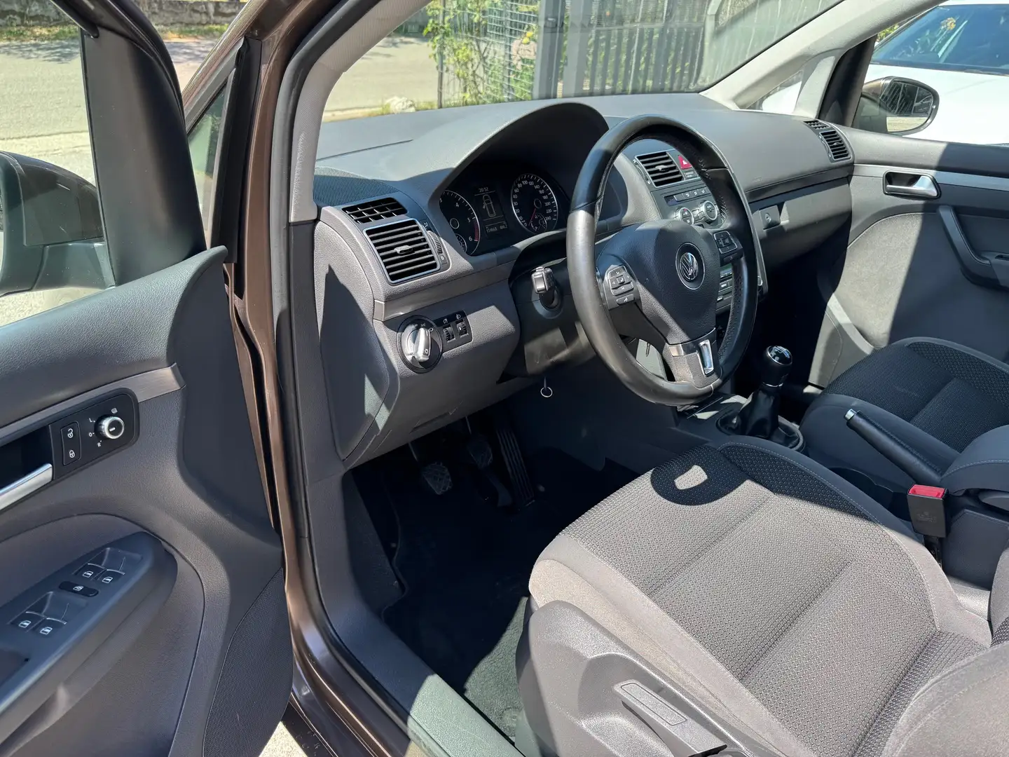 Volkswagen Touran Touran II 2010 1.6 tdi bm Comfortline 7 Posti Grigio - 2