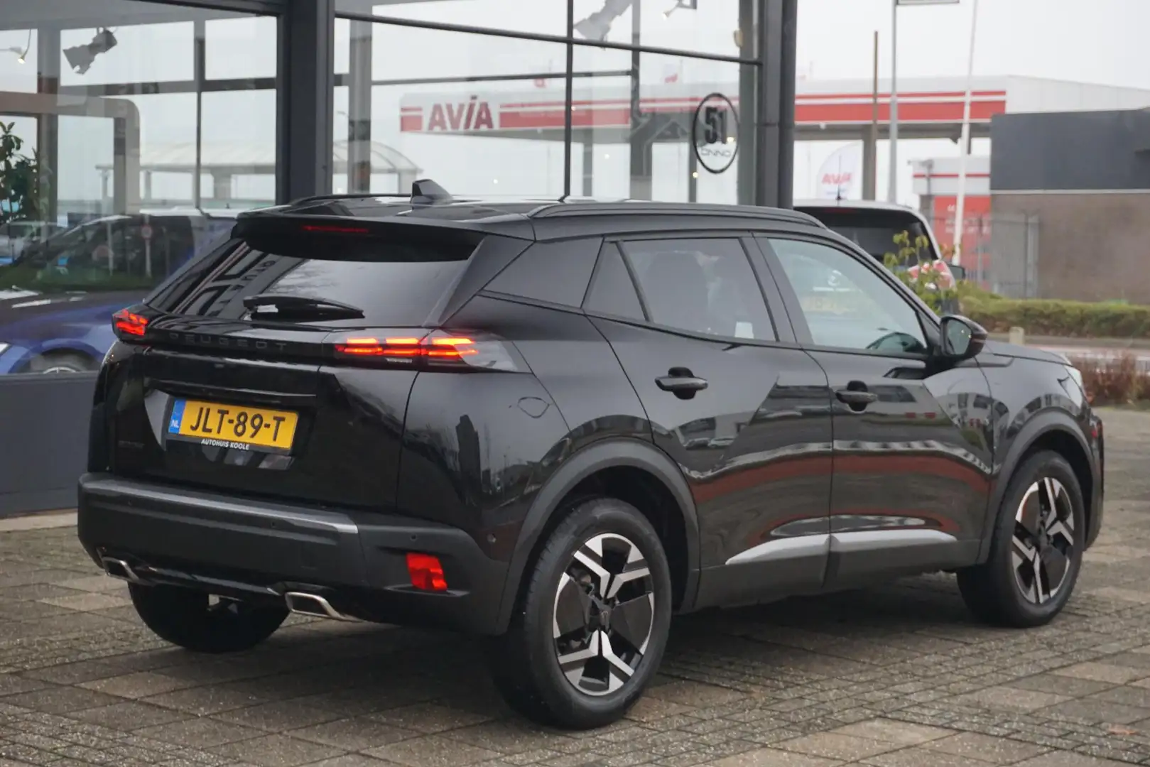 Peugeot 2008 1.2 PureTech Allure | ACC | LED | 360 Schwarz - 2