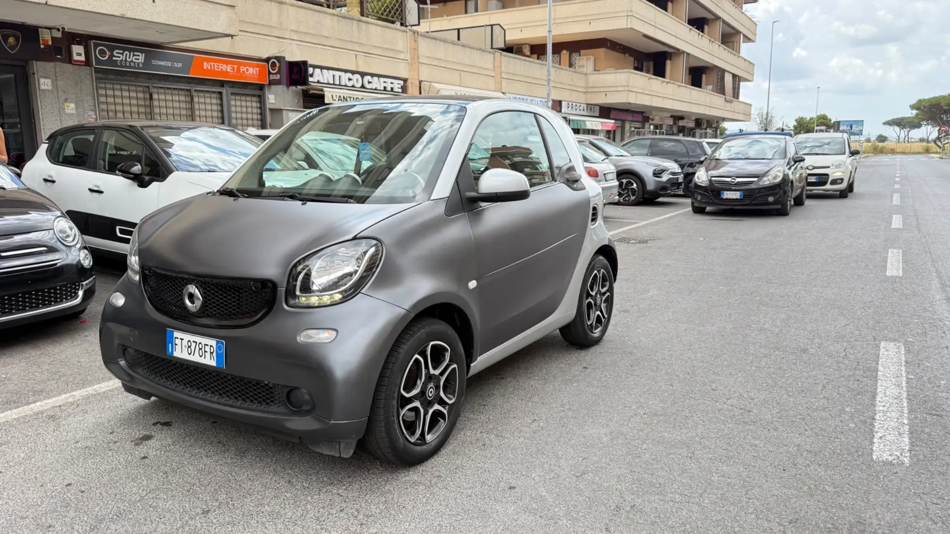 smart forTwo 70 1.0 Passion LED NAVI PELLE PANORMA CERCHI 15 Grigio - 2