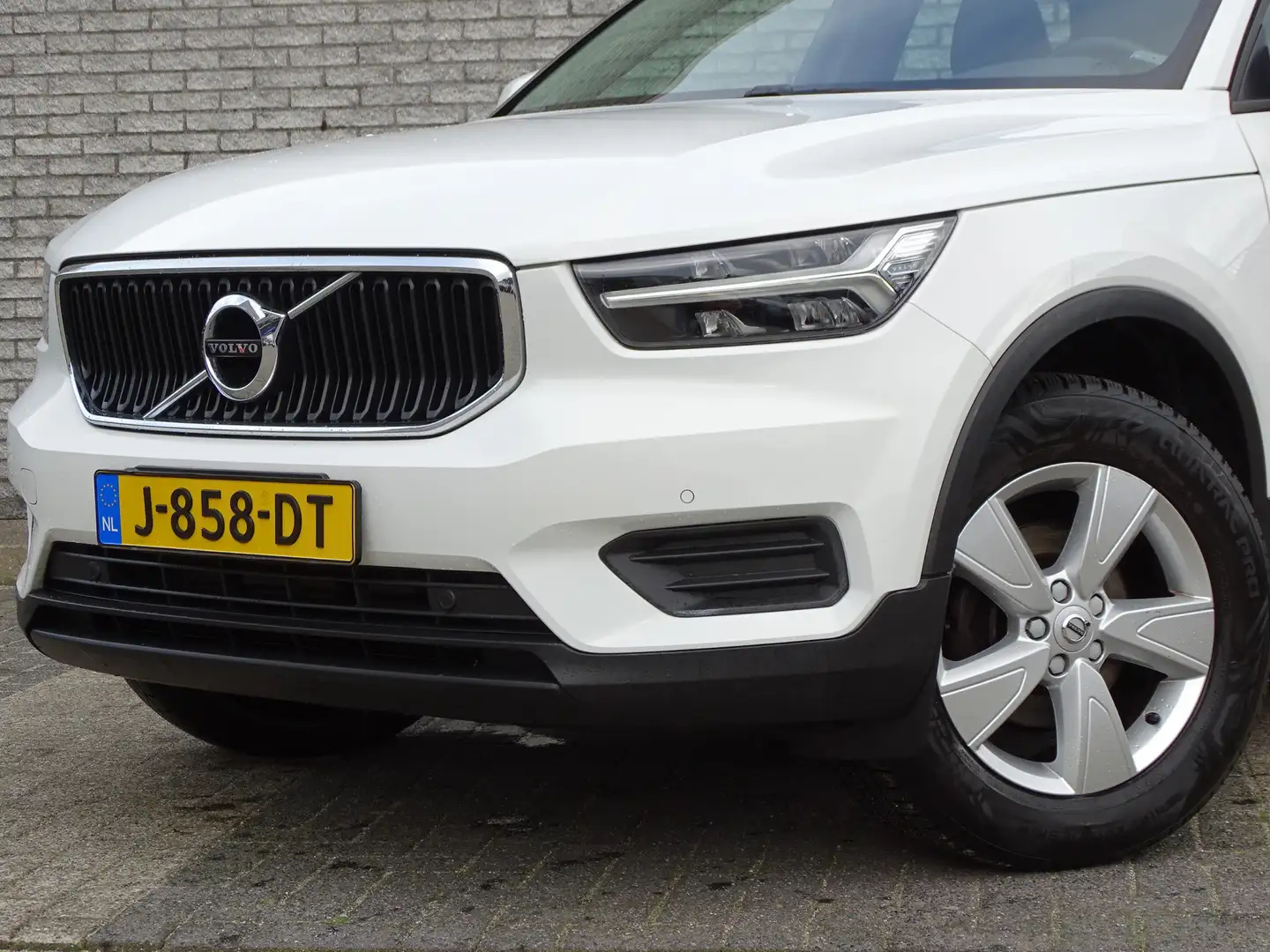 Volvo XC40 T3 Momentum | Navi | PDC Blanc - 2