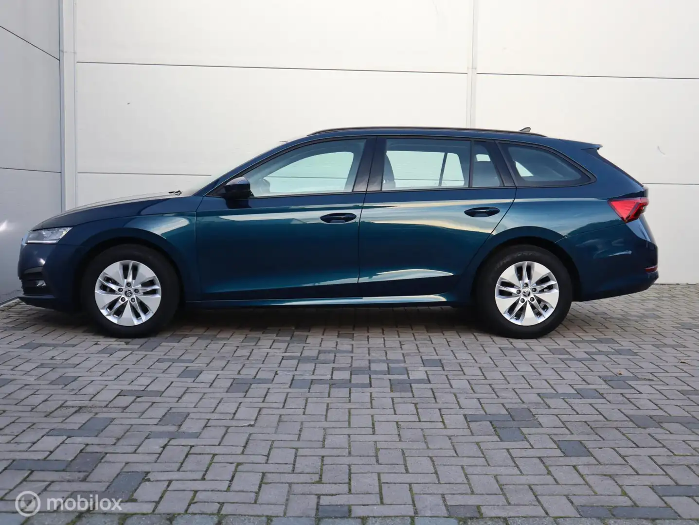 Skoda Octavia Combi 1.0 TSI LED CarPlay PDC Navi Clima Cruise Azul - 2