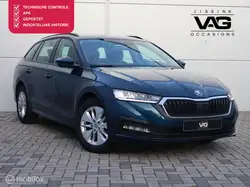 Skoda Octavia Combi Sportstoelen, Trekhaak, Alarm, Geheel digitaal combi-instrument, Getinte ramen, Regensensor, Vermoeidheidsdetectie, Automatische klimaatregeling