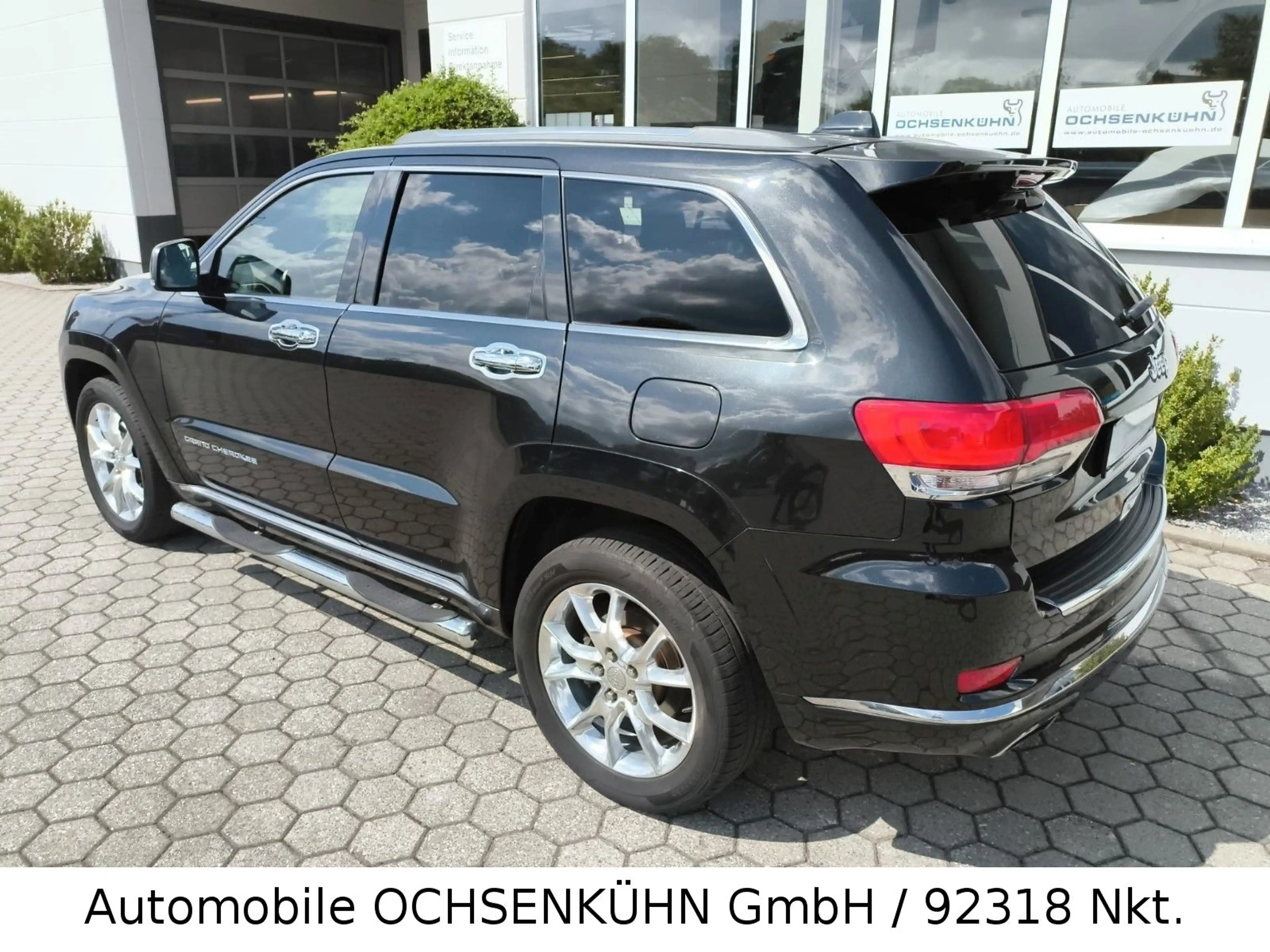 Jeep Grand Cherokee Summit 3.0 D. — photo 2