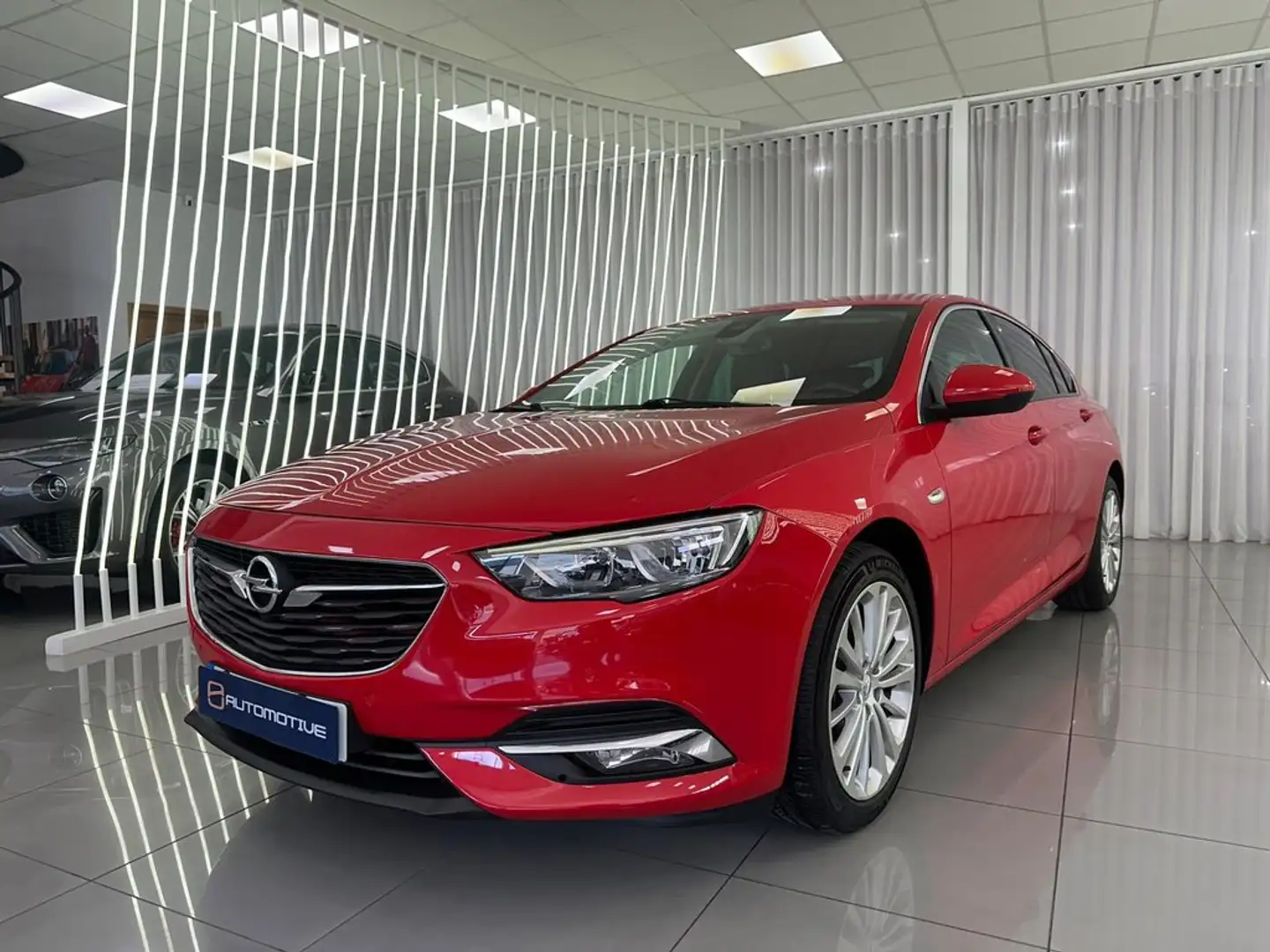 Opel Insignia ST 1.6CDTI S&S Innovation Aut. 136 Rojo - 1