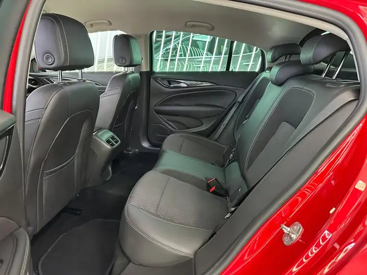 Opel Insignia ST - INNOVATION 1.6 CDTI S/S 2020, foto 8