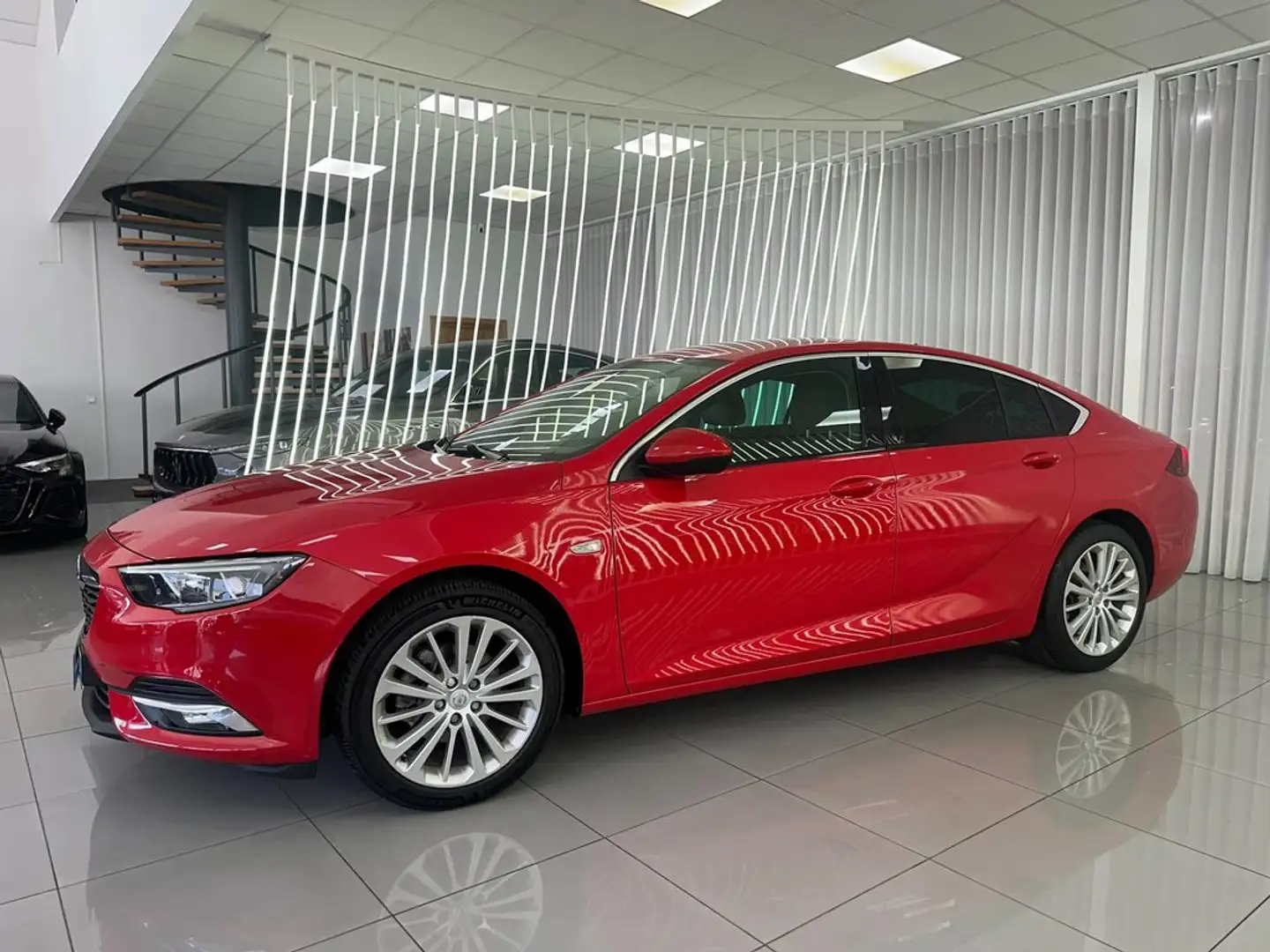 Opel Insignia ST 1.6CDTI S&S Innovation Aut. 136 Rojo - 2