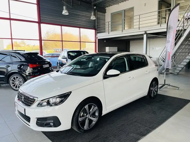 Peugeot 308 1,2 130 EAT8 TYPE ALLURE GPS KEYLESS APPLE CARPLAY TOIT PANRAMIQUE REGULATEUR LIMITEUR ATTELAGE