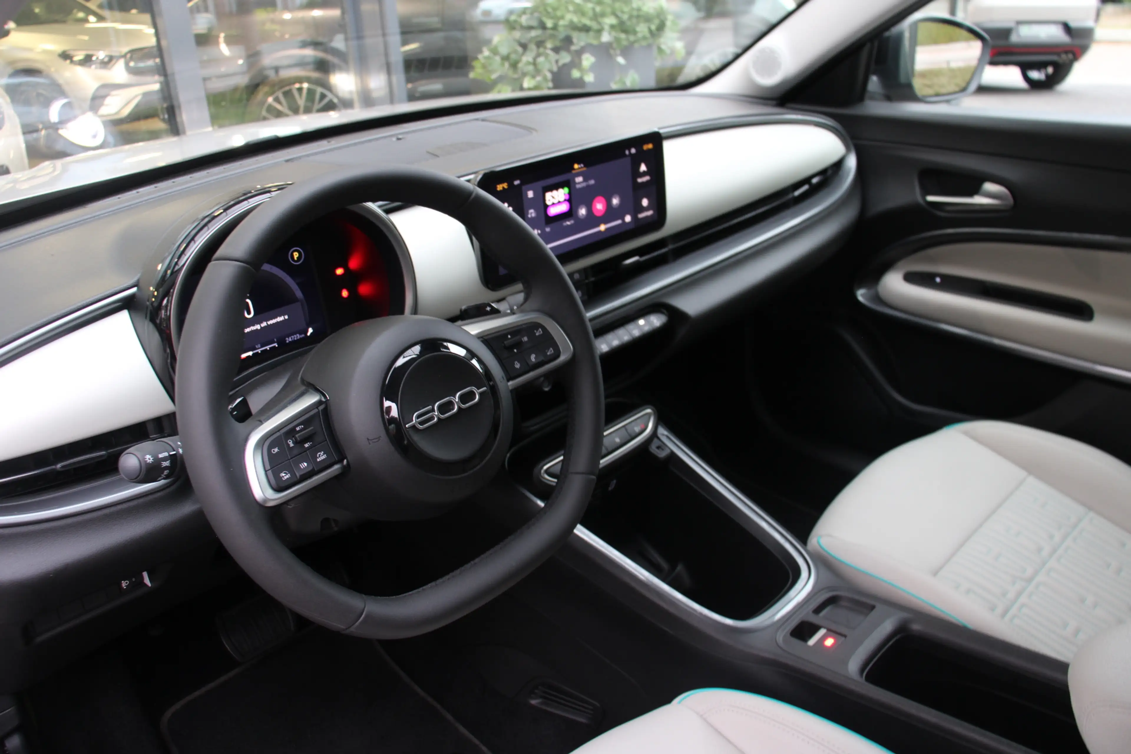 Fiat 600 1.2 Hybrid La Prima — photo 25