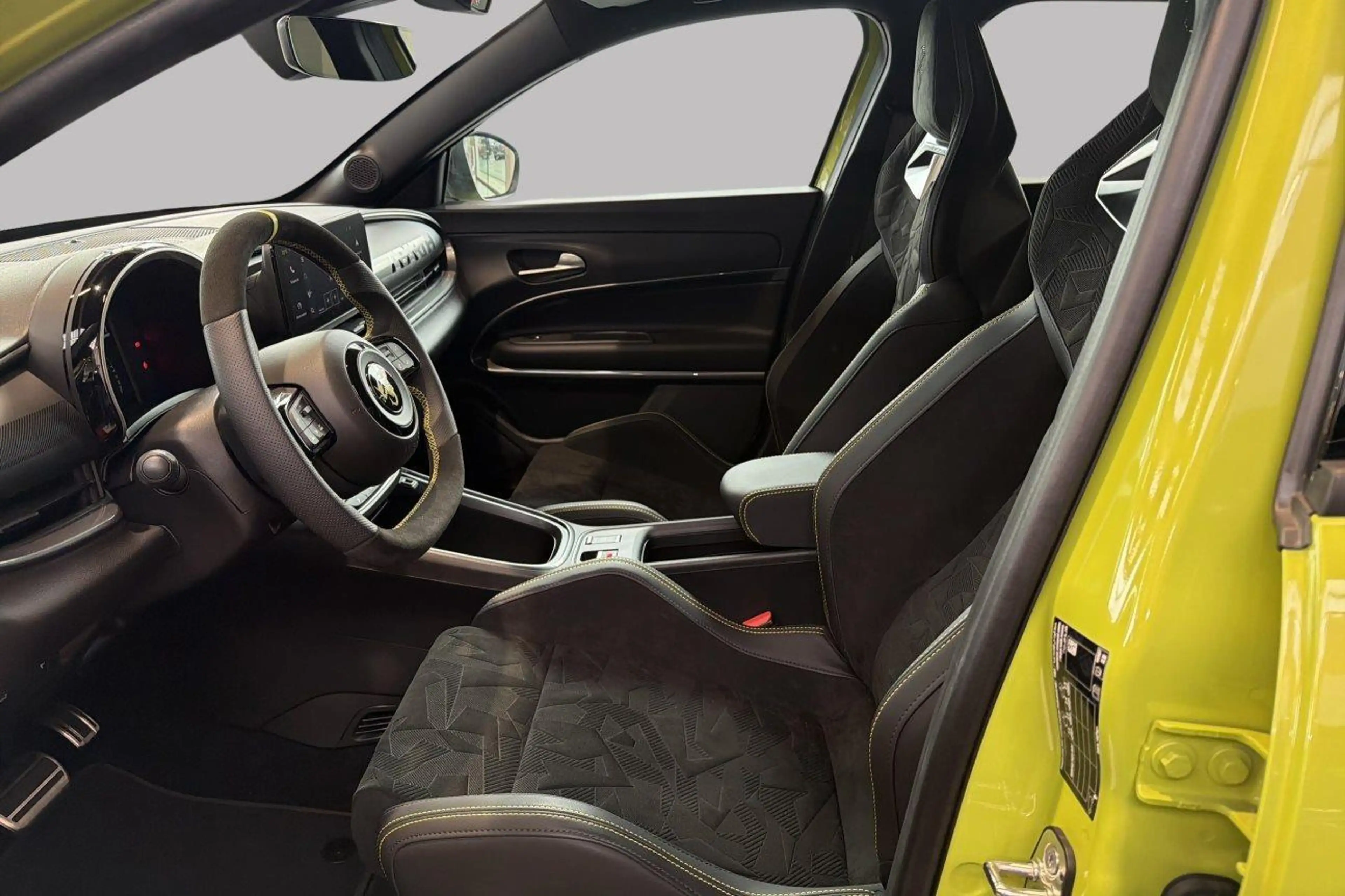 Abarth 600e TURISMO — photo 10