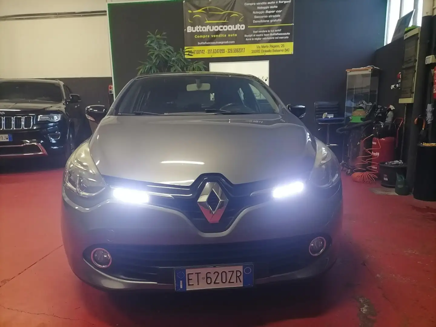 Renault Clio Clio 5p 1.2 Live 75cv Gris - 2