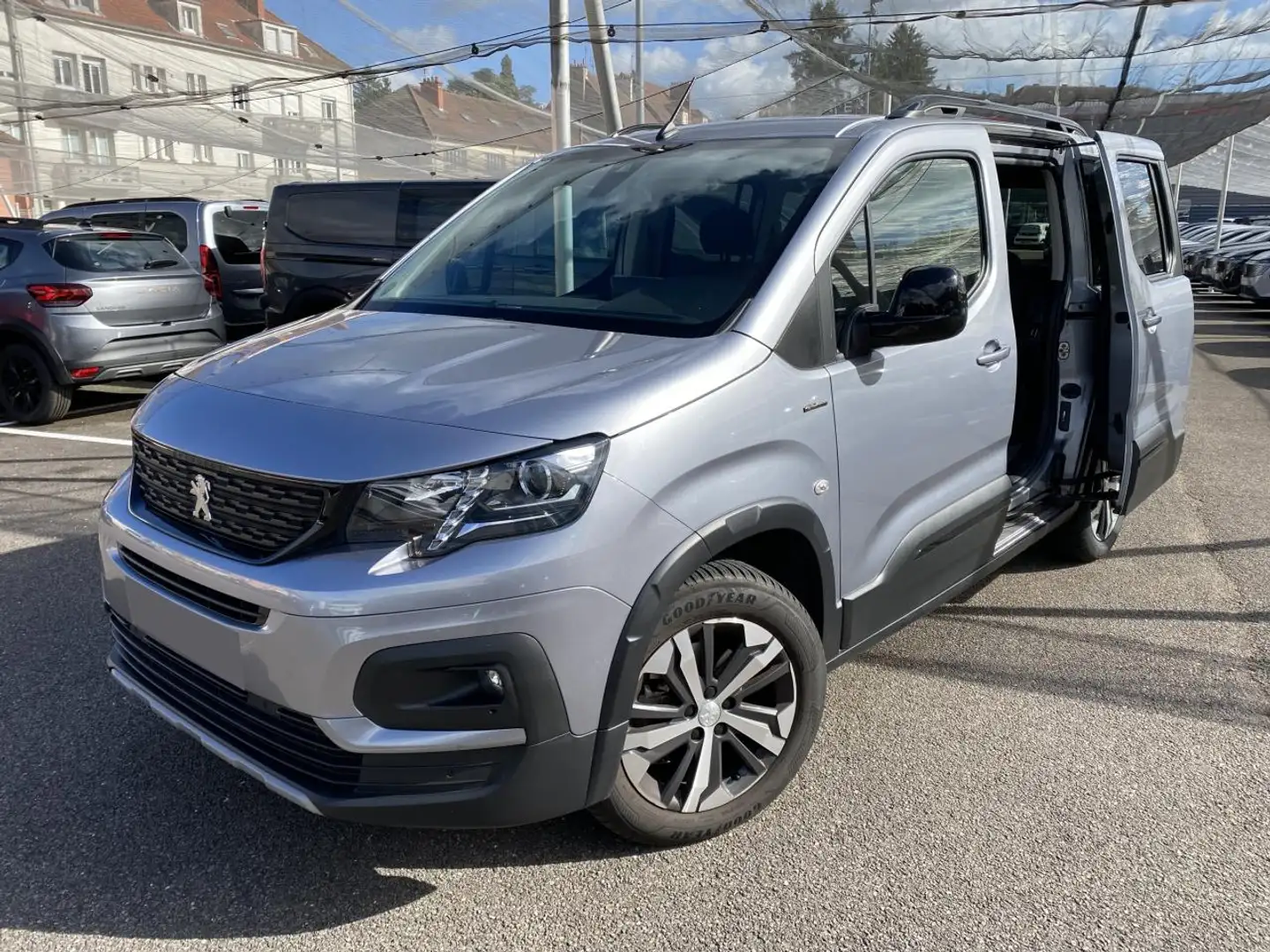 Peugeot Rifter 1.5 BLUEHDI 130 S\u0026S GT LINE Gris - 1