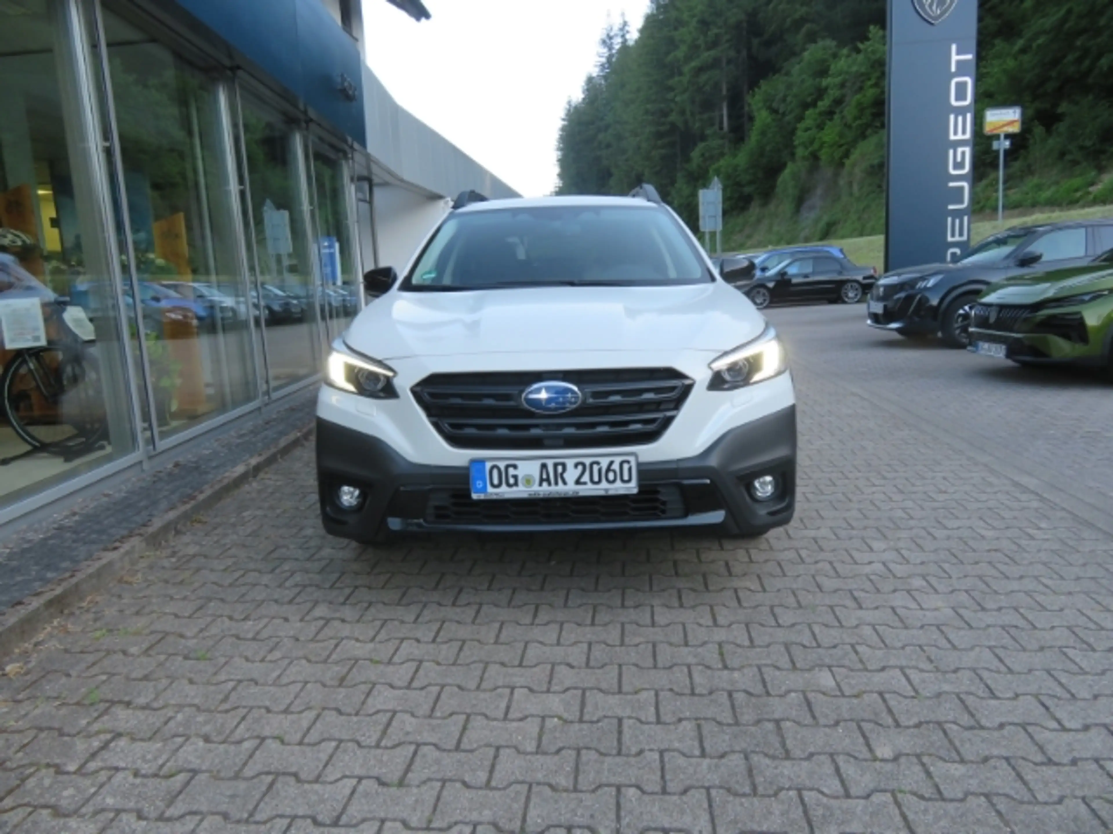 Subaru OUTBACK 2.5i Exclusive Cross Navi LED Dyn. Kurvenlicht ACC — photo 2