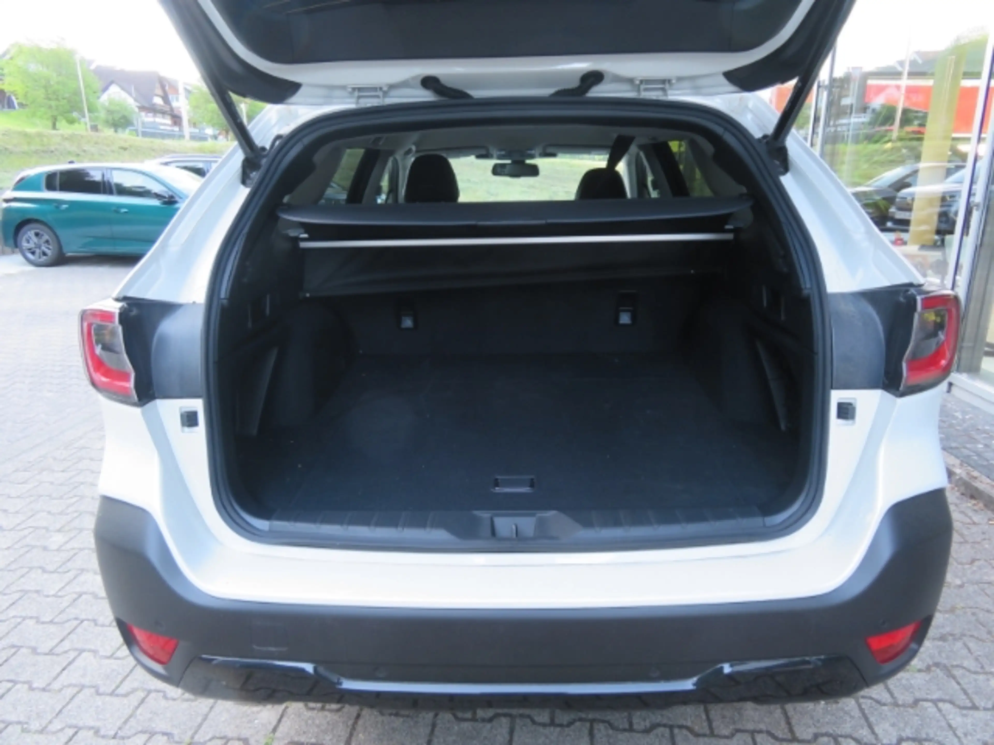 Subaru OUTBACK 2.5i Exclusive Cross Navi LED Dyn. Kurvenlicht ACC — photo 8