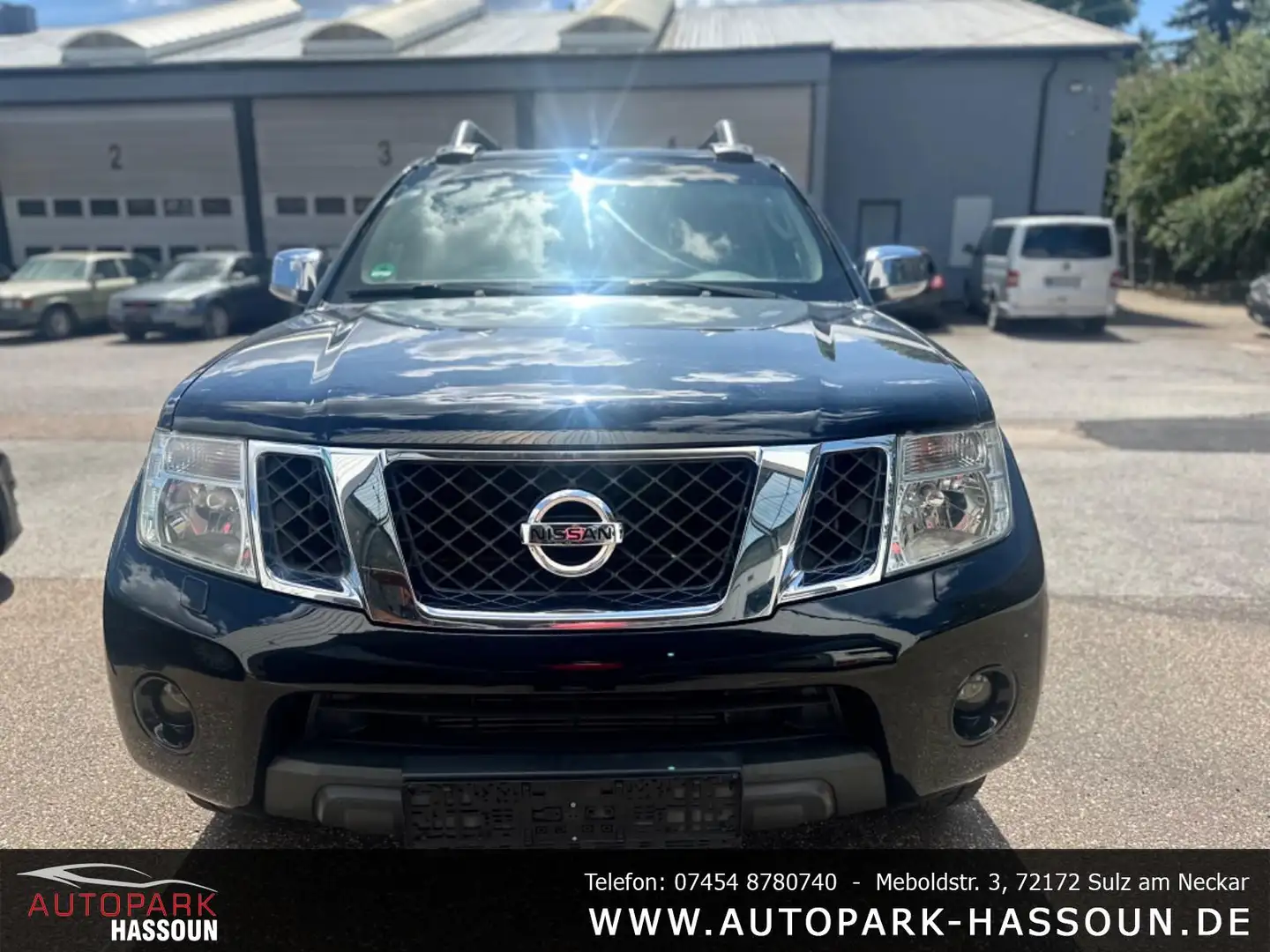 Nissan Navara Pickup Double Cab LE V6 4x4 LB TÜV 07/25 Leder Nav Noir - 2