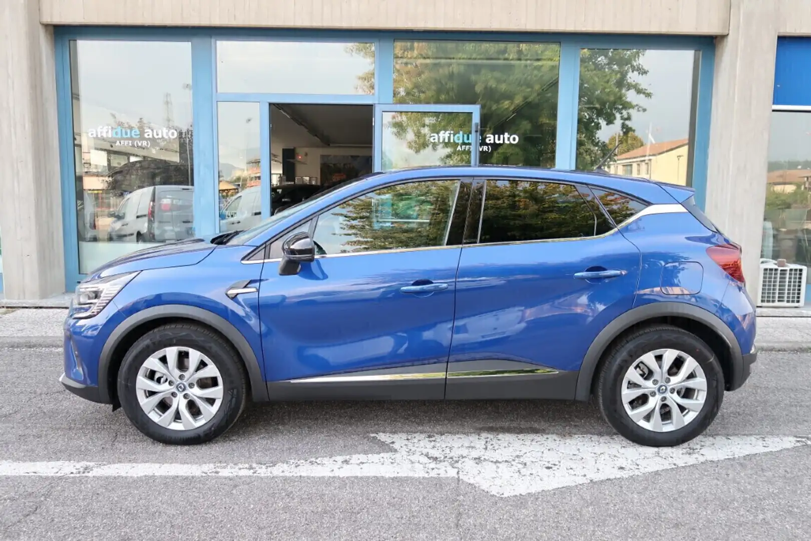 Renault Captur Plug-in Hybrid E-Tech 160 CV Intens Bleu - 2