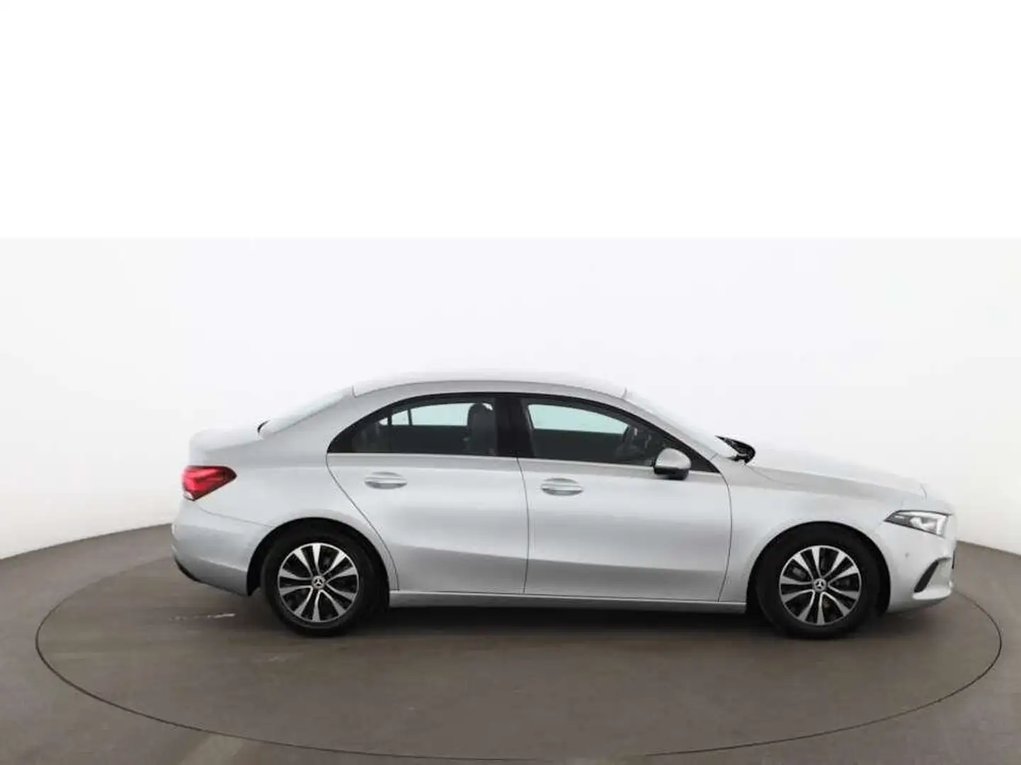 Mercedes-Benz A 180 d Style Aut LED NAVI R-CAM LEDER SITZHZG Silber - 2