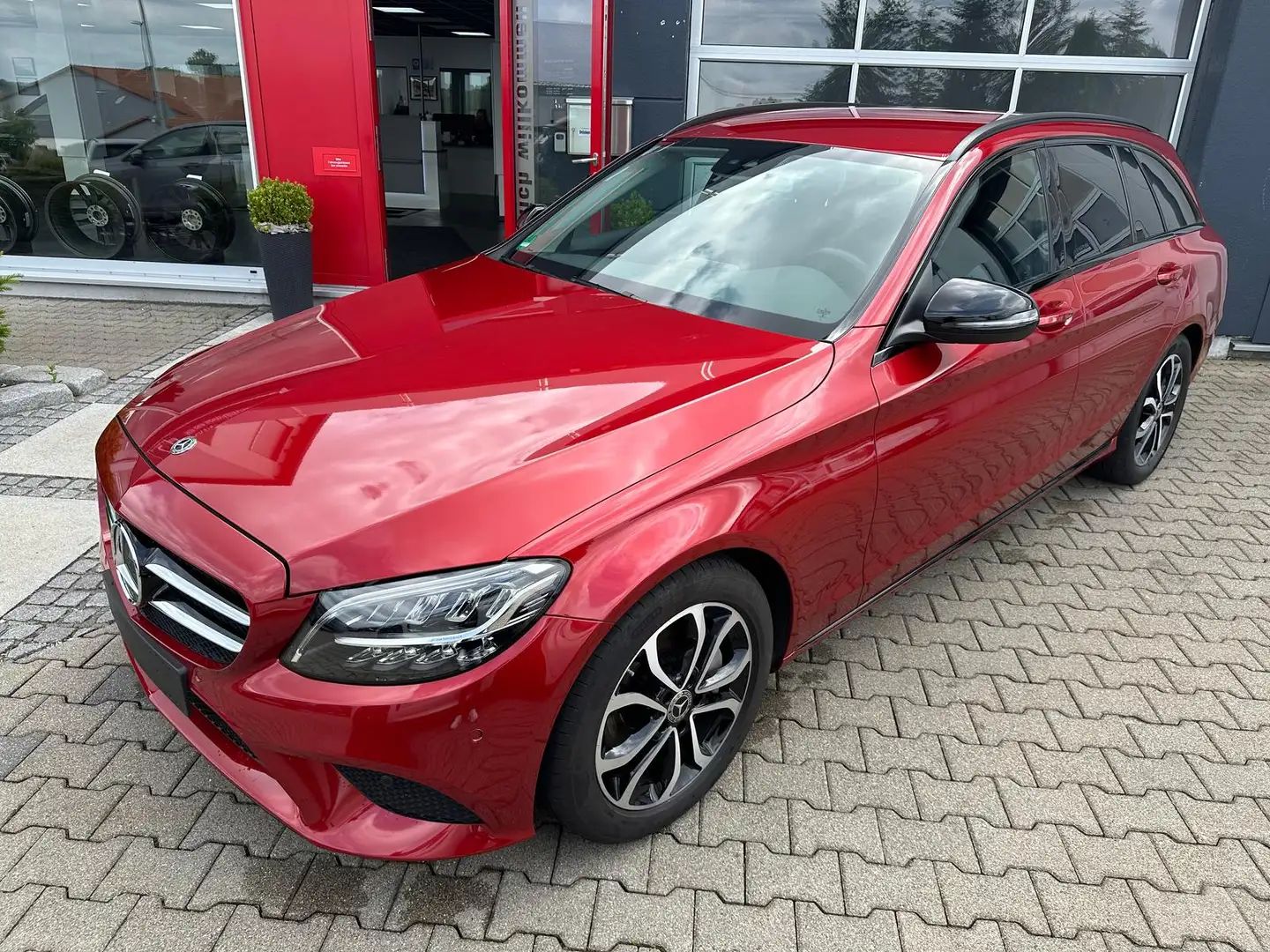 Mercedes-Benz C 300 d T Avantgarde WIDE R.Kamera LED Ambiente Rot - 1