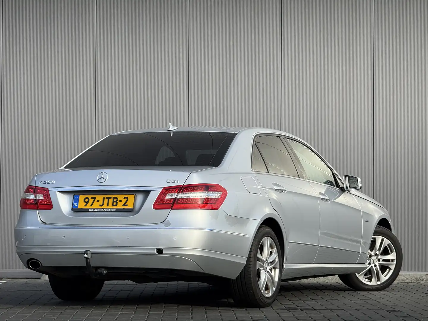 Mercedes-Benz E 250 CGI Avantgarde | Trekhaak | Navi | Leder Gris - 2