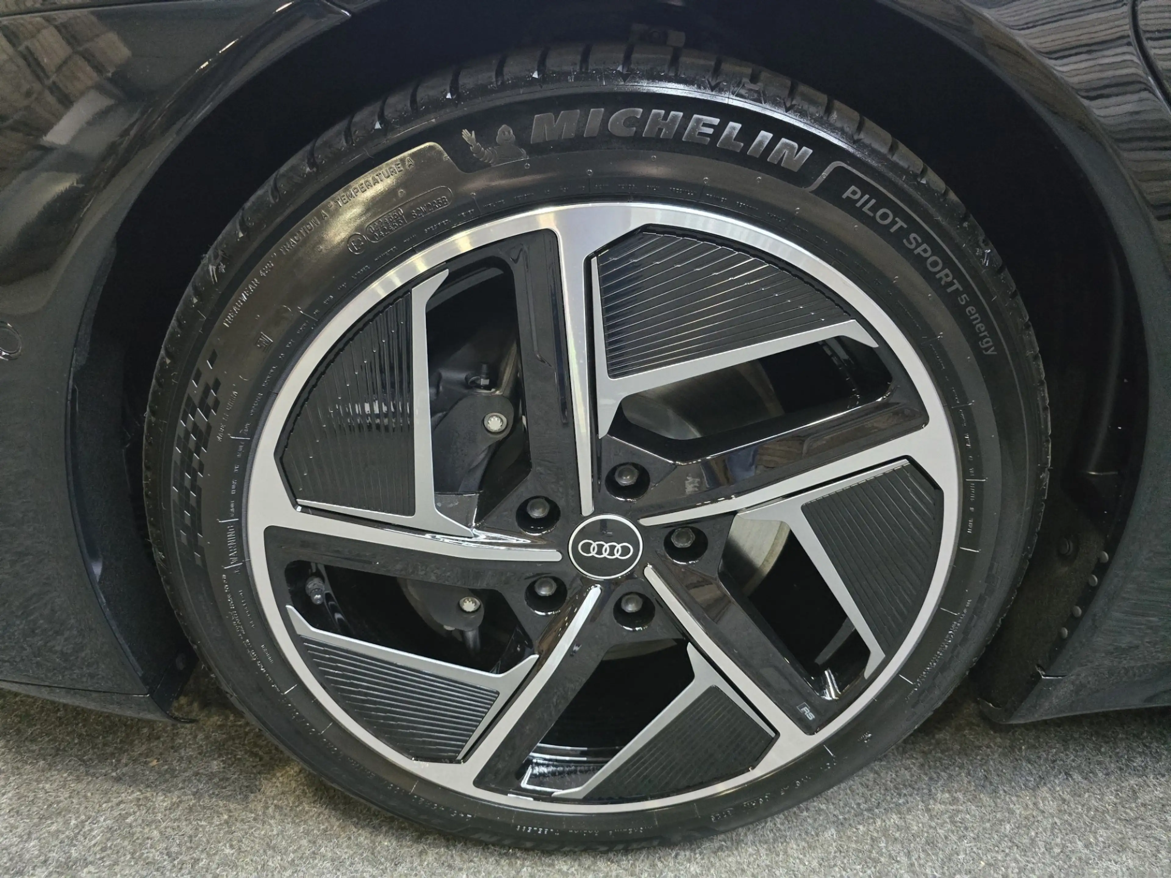 Audi e-tron GT GT edition ZERO 93 kWh Pano Leder/alcantara 4WBS H — photo 2
