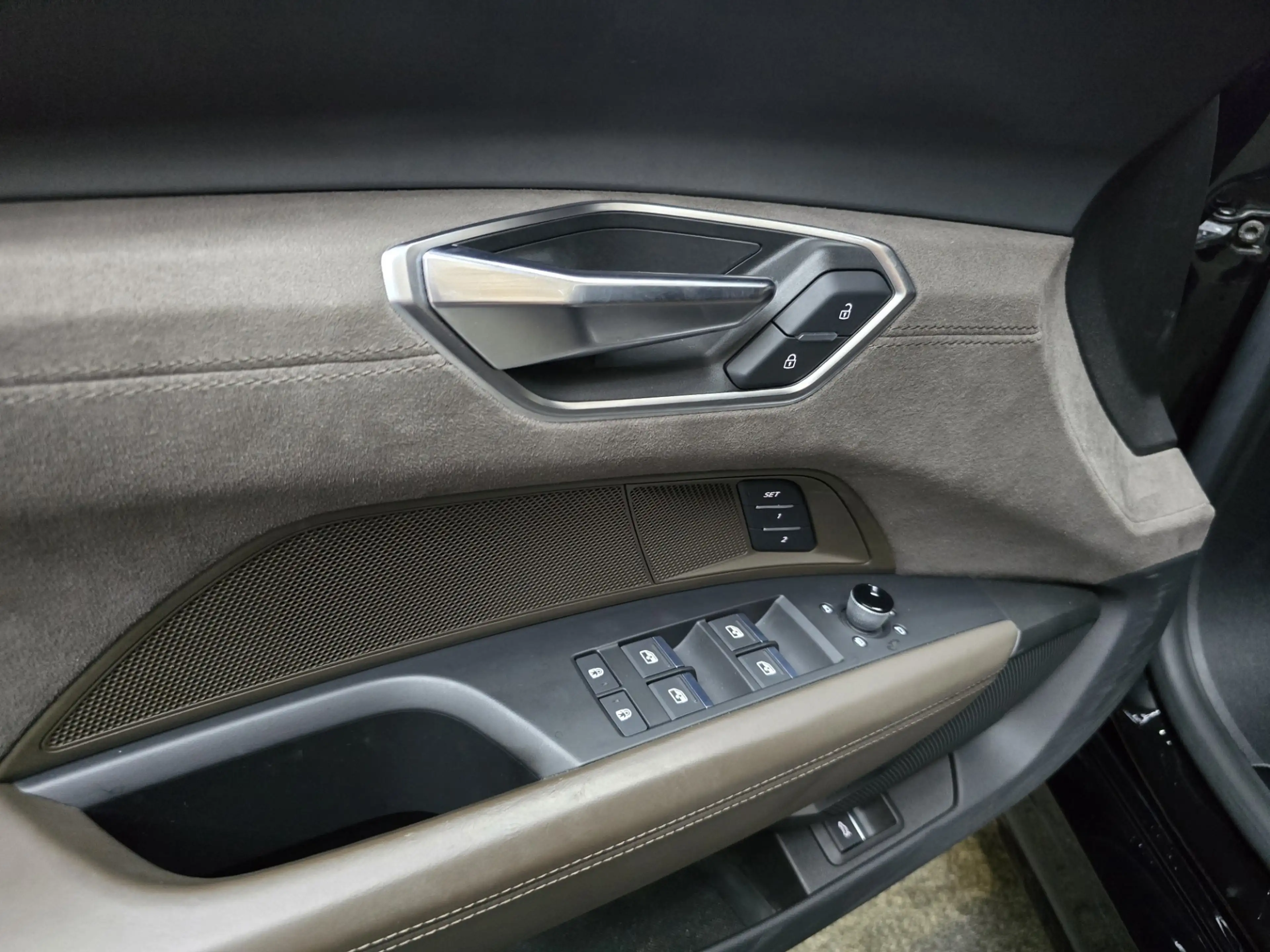 Audi e-tron GT GT edition ZERO 93 kWh Pano Leder/alcantara 4WBS H — photo 4