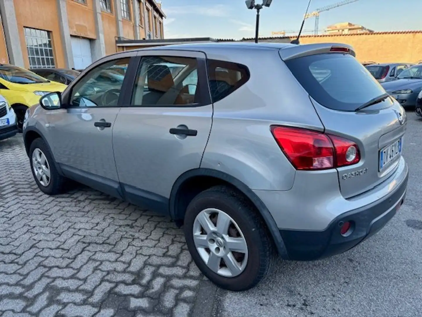 Nissan Qashqai 1.6 16v Tekna benzina euro 4 Grigio - 2