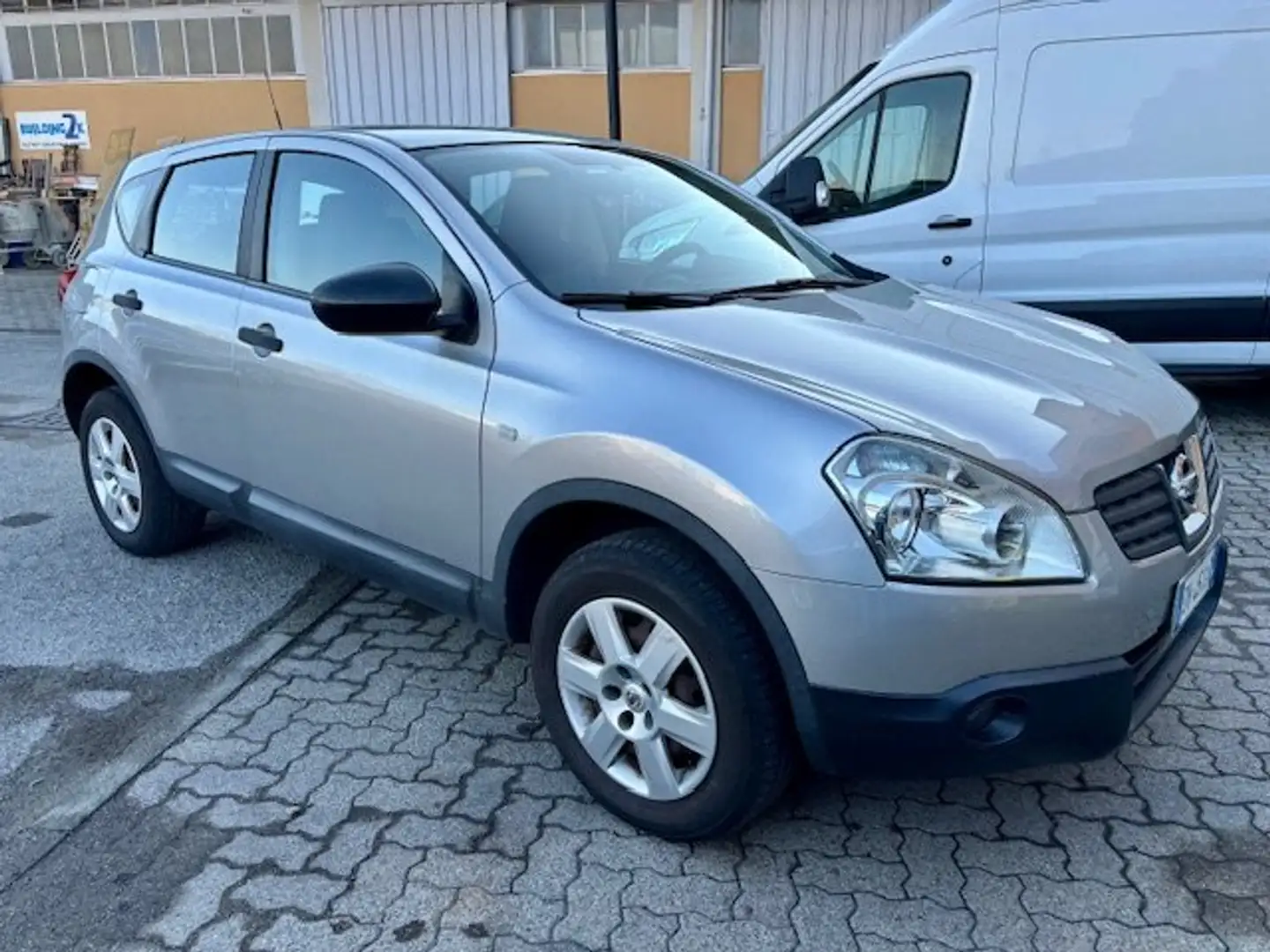 Nissan Qashqai 1.6 16v Tekna benzina euro 4 Grigio - 1