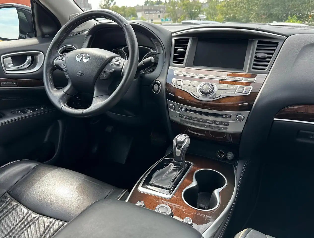 Infiniti QX60 fotografie Infiniti QX60