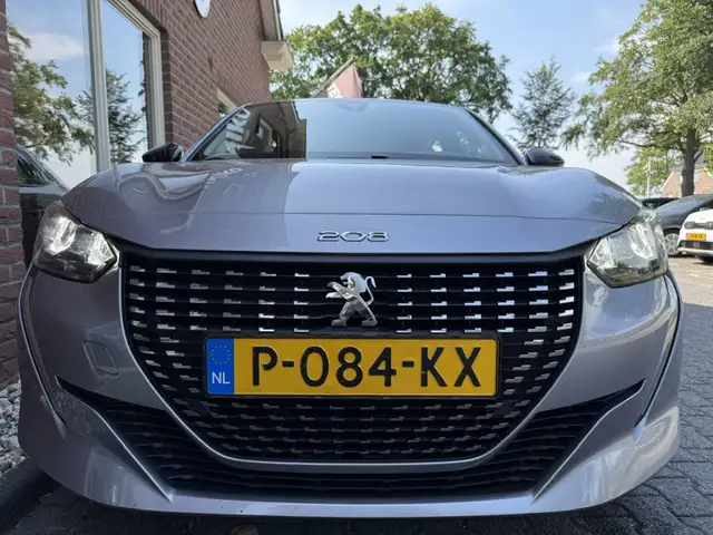 Peugeot 208 view 10