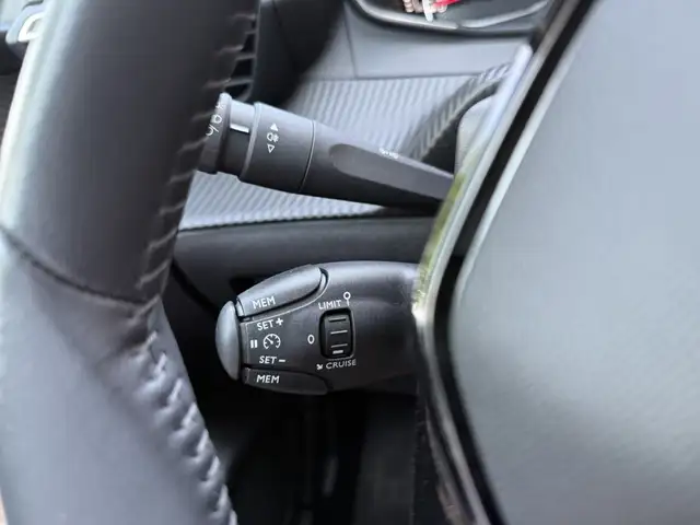 Peugeot 208 view 26