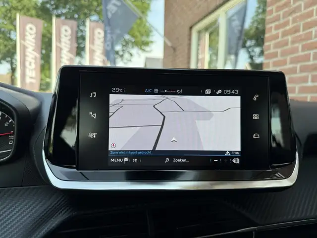 Peugeot 208 view 16