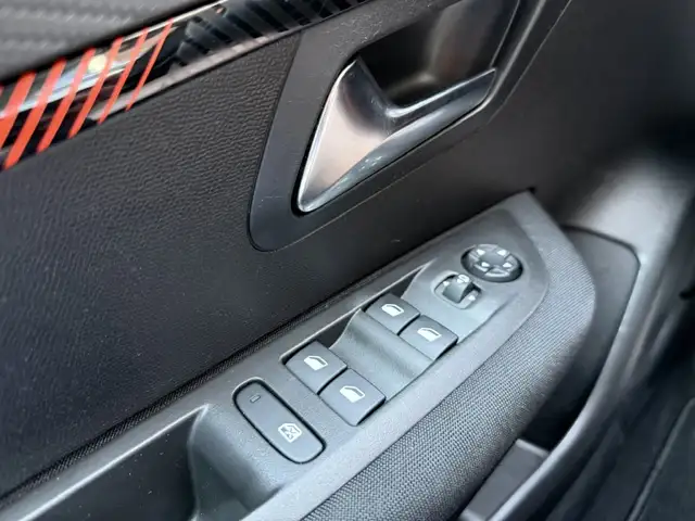 Peugeot 208 view 29