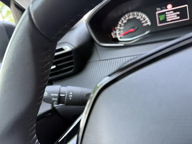 Peugeot 208 view 27
