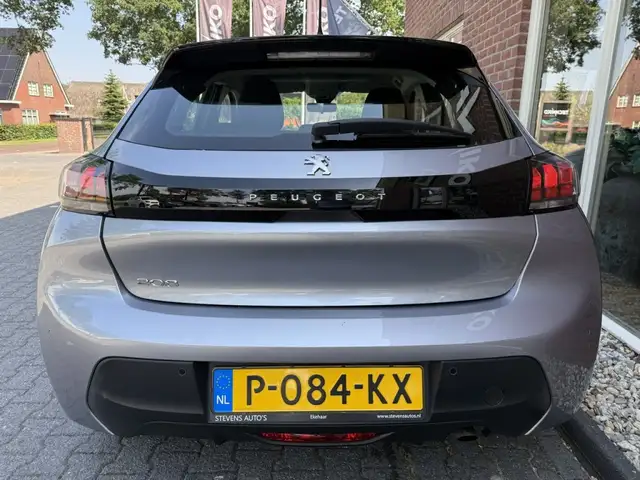 Peugeot 208 view 7