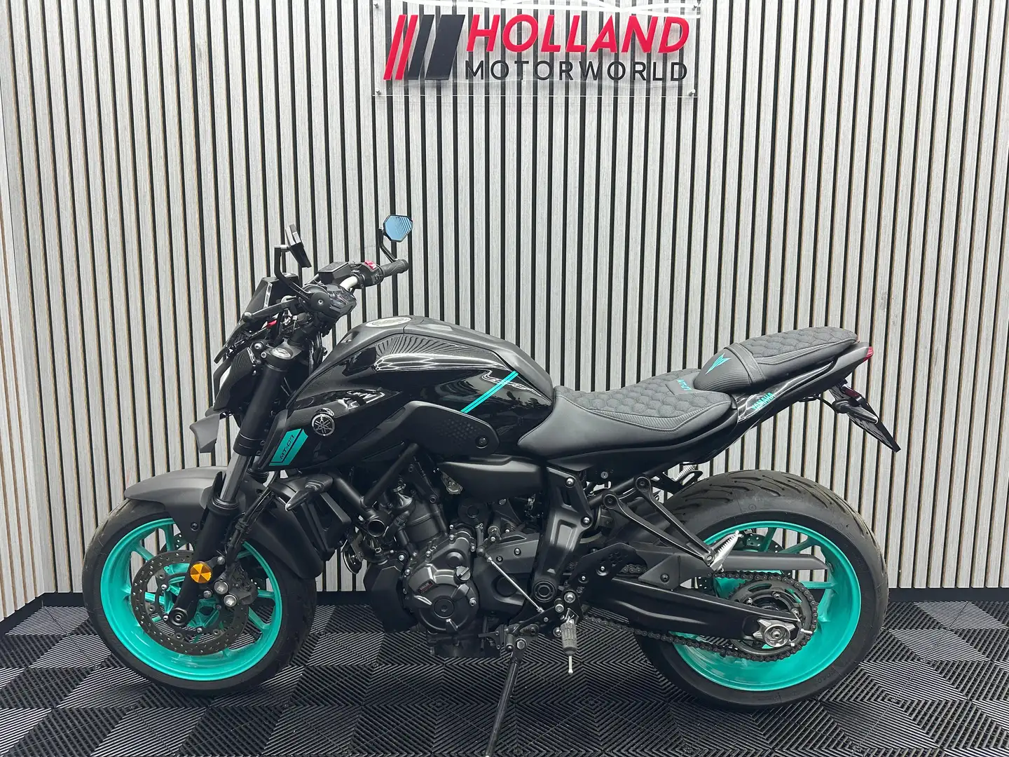Yamaha MT-07 Akrapovic Zwart - 2